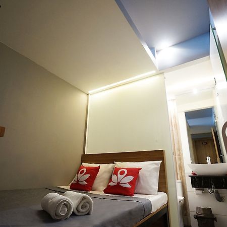 Zen Rooms Basic Kualanamu Medan Extérieur photo