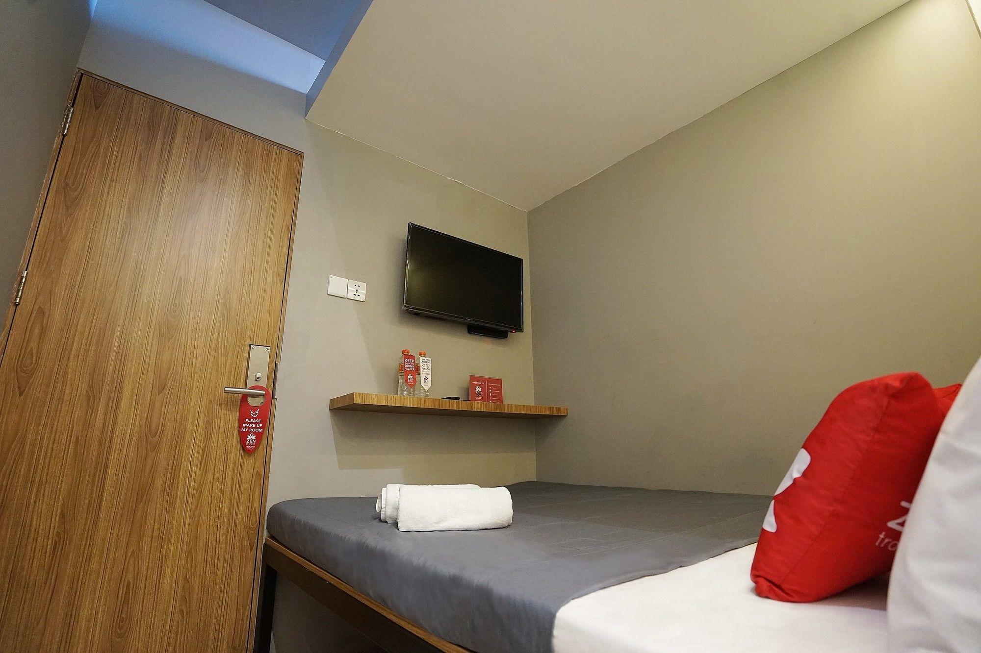 Zen Rooms Basic Kualanamu Medan Extérieur photo